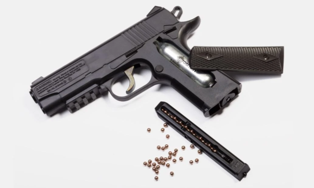 Crosman® 1911BB CO2 Air Pistol (BB) 6 Crosman® 1911BB CO2 Air Pistol (BB) - Image 4