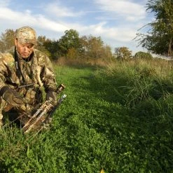 Frigid Forage Pure Trophy Clover - 4 lb, 1/2 Acre Bag -Outlet Track N Hook Store prclvr4 2